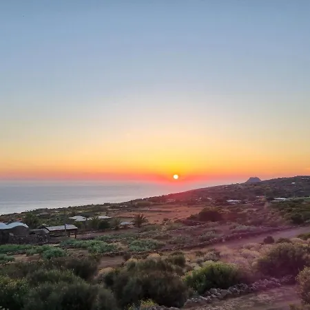 펜션 Dammuso Il Tramonto Di Nica'