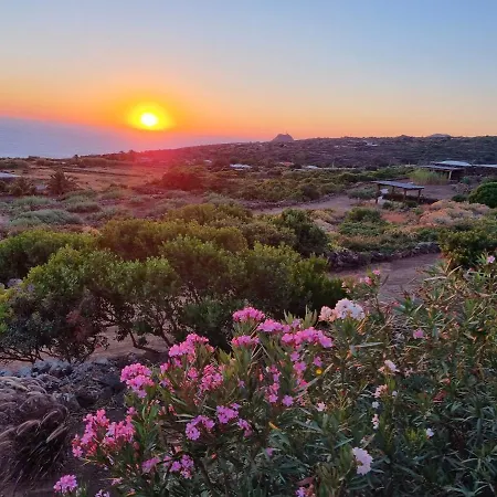 펜션 Dammuso Il Tramonto Di Nica' *