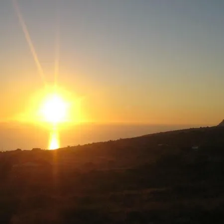 펜션 Dammuso Il Tramonto Di Nica' 스카우리